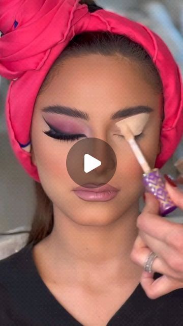 shailabeautyparlor on April 15, 2024: "#running makeup arbi makeup@#2歳". Dance Makeup Looks, Running Makeup, Winged Eyeliner Makeup, Dance Makeup, Natural Face Skin Care, 22 September, Makeup Artist Tips, Best Makeup Artist, Hair Upstyles