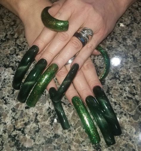 green nails
green acrylics
y2k nails
curved acrylics 
marble acrylics
nail set
tumblr nails
tumblr aesthetic Acrylics Green, Really Long Nails, Long Black Nails, Quotes Notes, 90s Nails, Long Red Nails, Bad Nails, Long Toenails, Long Fingernails