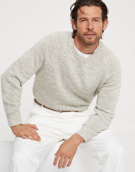 Mouliné cashmere sweater with raglan sleeves Natural fibers and refined finishes enrich the essential feel of Brunello Cucinelli knitwear. Two-ply yarn knitting enriches this crew-neck sweater in pure cashmere Mouliné with a distinct mottled effect. The regular fit is completed by the raglan-sleeve construction. Sweater For Man, Classic Workwear, Blazer And T Shirt, Mens Raglan, Man Blazer, Hot Sweater, Classic Menswear, Brunello Cucinelli Men, Thermal Sweater