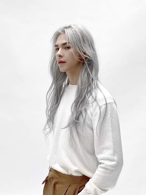 White Haired Asian Man, Silver Hair Boy, Silver Hair Men, White Hair Men, Stylish Mens Haircuts, Long Silver Hair, Long White Hair, Fashion Make Up, Boys Long Hairstyles