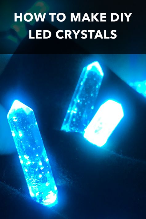 Light Up Resin Art, Resin Lights Diy, How To Make Gems, Diy Crystal Crafts Ideas, Epoxy Resin Lamp Diy, Resin Light Diy, Epoxy Molds Ideas, Lights In Resin, Resin Molds Ideas