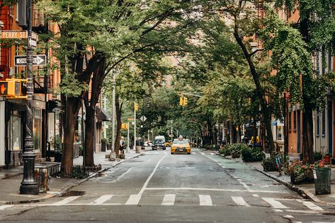 Bleecker Street Is The Place To Be Bleecker Street Nyc, Bleeker Street Nyc, Guide Aesthetic, Aesthetic New York City, Kerry Hill, Apartment New York, Nyc 2023, New York City Night, Nyc Vibes