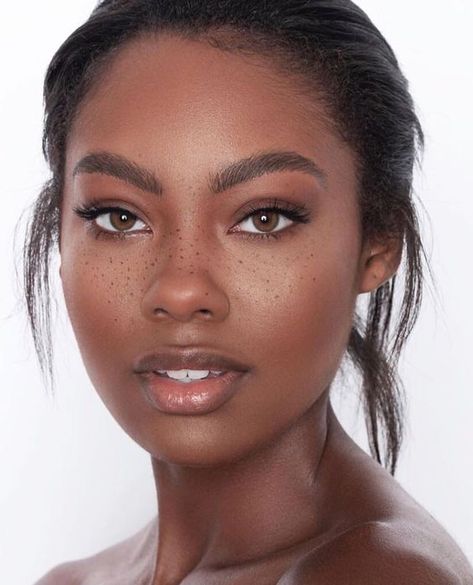 We've rounded up 13 best-selling acne products at Sephora so you can finally enjoy a zit-free complexion. #acneskincareproducts #acneproneskinproducts Black Radiance, Dag Make Up, Elegantes Makeup, Mekap Mata, Flot Makeup, Smink Inspiration, Le Happy, Dark Skin Beauty, Dark Skin Makeup