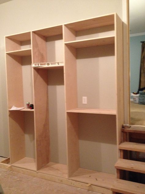 Diy Plywood Closet, Plywood Closet, Master Walk In Closet, Diy Walk In Closet, Door Diy Projects, Diy Custom Closet, Bookshelf Door, Closet Small Bedroom, Bedroom Built In Wardrobe