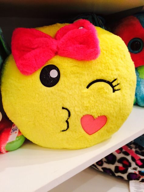 Cute emoji pillow Emoji Pics, Emoji Room, Emoji Craft, Emoji Pillows, Emoji Birthday, Emoji Party, Emoji Love, Hobbies That Make Money, Outlook Email