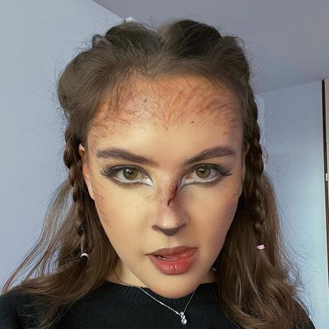 Wolf Nose Makeup, Hot Werewolf Costume, Werewolf Hairstyle, Wolf Costume Aesthetic, Werewolf Costume Makeup, Halloween Wolf Costumes, Wearwolf Costume Woman, Wolf Makeup Women Easy, Easy Werewolf Makeup