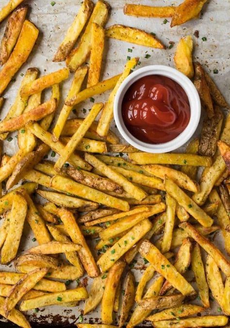 Crispy Baked Fries Reheat French Fries, Oven Baked French Fries, Baked French Fries, Perfect French Fries, Oven Baked Fries, Well Plated, Seasoned Fries, Homemade Fries, Plating Ideas