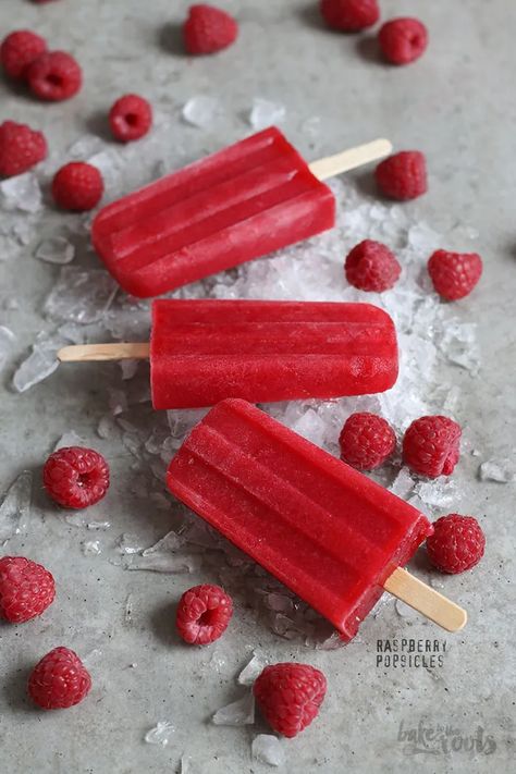 Vegan Desert Recipes, Raspberry Popsicles, Chocolate Popsicles, Fresh Raspberries, Popsicle Recipes, Desert Recipes, Frozen Treats, Sparkling Wine, The Roots