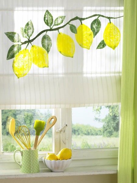 Super Creative Ideas For Kitchen Decor With Lemons 12 Castle Vibes, Citrus Kitchen, Spring Kitchen Decor, Deco Fruit, Lemon Kitchen Decor, Yellow Cottage, Lemon Kitchen, Fridge Decor, Lemon Decor