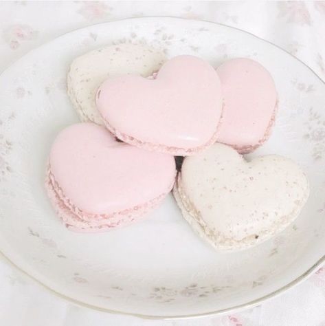 Delicate Sweet Aesthetic, Juliana Core, Pink Heart Cookies, Coquette Photos, Heart Macarons, Sweet Aesthetic, Pink Sweets, Dream Food, Best Sweets