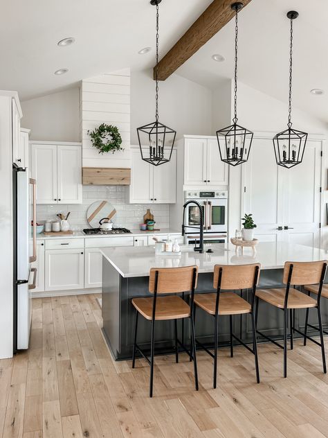 Before + After: Painted Kitchen Island! - Sarah Joy Cute Kitchens, Barndo Kitchen, Fixer Upper Dining Room, Joanna Gaines Kitchen, Painted Kitchen Island, Curtain Tutorial, Sarah Joy, Future Kitchen, Kitchen Ceiling