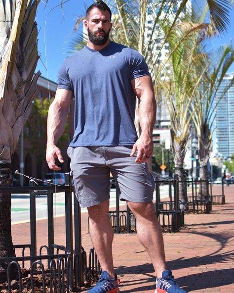 Nick Pulos (@nick_pulos) on Instagram Buff Redhead Men, Big Beards Men, Nick Pulos, Muscle Guy, Good Looking Guys, Summer Wear Men, Summer Dreaming, Redhead Men, Man Beard