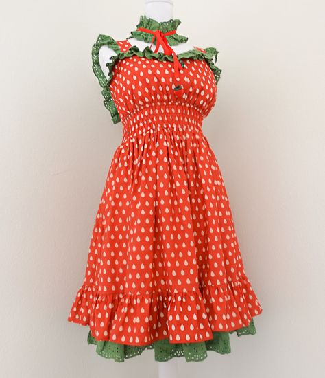 Strawberry Picnic Dress Strawberry Themed Clothes, Fruit Inspired Outfit, Strawberry Outfit Aesthetic, Fruit Outfits, Dessert Outfit, Food Outfits, Fruit Clothes, Strawberry Style, Strawberry Clothes