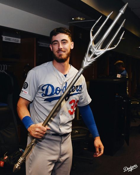 Bellinger Dodgers, Corey Seager, Cody Bellinger, Bleed Blue, Baseball Guys, Mookie Betts, Dodger Blue, Hottest Male Celebrities, Baseball Boys