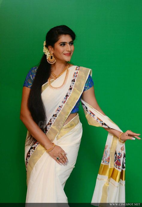 Neha Saxena, Saree