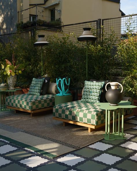 l’Opificio @ MilanoDesignWeek 2023 L'Appartamento Artemest Arab Countries, Bungalow Renovation, Modular Seating, Lounge Design, Terrace Design, The Terrace, Garden Sofa, Dining Table Design, Outdoor Areas