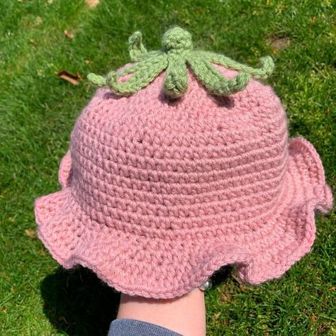 #crochetbuckethat #handmadebuckethat #crochet #hat Awesome and Amazing Crochet Handmade Bucket Hat Designs Patterns 2022 Latest Trendy Crochet Bucket Hat Pattern Design || Fabulous Crochet Hat Ideas 2022 https://youtu.be/ukJcZs4pjK0 Latest and Glamorous Crochet Handmade Granny Square Blanket Pattern Design 2022 https://youtu.be/VNX6S8kZxdc Must Watch!!!!! New Stylish & Unique Crochet Christmas decoration designs & Pattern https://youtu.be/8sQelboKHUw my website free patterns http://www.pa Tulip Hat Crochet Pattern, Barbie Inspired Crochet, Bucket Hat Designs, Crochet Bucket Hat Pattern, Granny Square Blanket Pattern, Square Blanket Pattern, Crochet Hat Ideas, Bucket Hat Pattern, Crochet Fairy