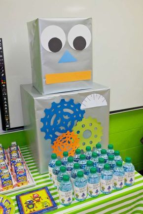 Cool decorations at a robot birthday party! See more party planning ideas at CatchMyParty.com! Robots Party Theme, Robot Birthday Party Decorations, Cool Decorations, Robot Decorations, Robot Birthday Party, Robot Theme, Party Decor Ideas, Transformer Birthday, Robot Party