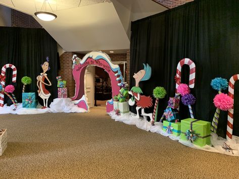 Christmas Fair Booth, Grinch Christmas Village Display, Whoville Christmas Float, Who Vile Christmas Decor, Whoville Christmas Decorations Diy Outdoor, Whoville Christmas Decorations Office, Whoville Hallway Decorations, Grinch Christmas Float, Grinch Props