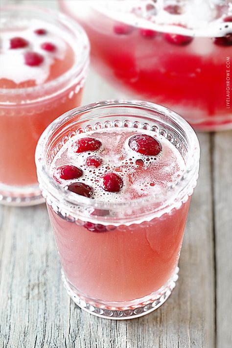 Shower Punch Recipes, Punch Recipes Non Alcoholic, Bridal Shower Punch Recipes, Spring Drink Recipes, Pink Punch Recipes, Bridal Shower Punch, Wedding Punch, Shower Punch, Alcoholic Punch Recipes