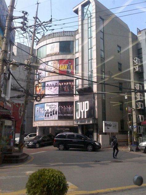 Jyp Building Aesthetic, Jyp Building Inside, Japan Bloxburg, Jyp Building, Skz Shifting, Dr Visuals, Jyp Entertainment, Building Aesthetic, Ideal Life