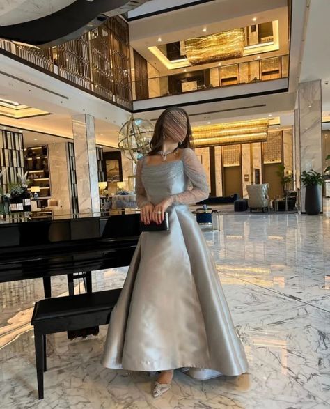 Event Dresses Classy, Farewell Dresses, Elegant Silk Dresses, Cute Formal Dresses, Satin Evening Gown, Cute Dresses For Party, Fancy Dresses Long, Satin Long Sleeve, Dream Wedding Ideas Dresses