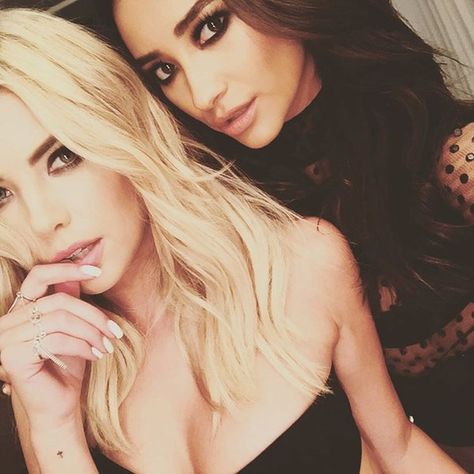 Celebrity Best Friends, Emily Fields, Ashley Benson, Shay Mitchell, Lucy Hale, Instagrammer, Pretty Little Liars, Vanity Fair, Beautiful People