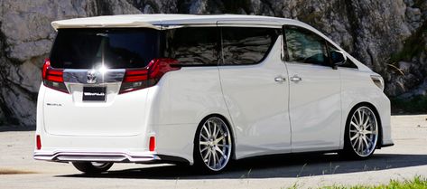 Toyota Alphard and Vellfire gets Wald Sports Line kits Image #411964 Toyota Vellfire, Toyota Alphard, Toyota Hiace, Automotive News, Car Lover, Toyota, Suv Car, Cars, Vehicles