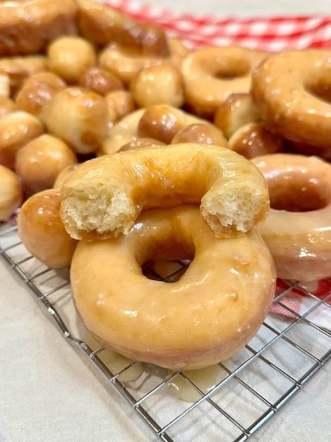 Sourdough Glazed Donuts (Krispy Kreme Copy Cat) Sourdough Donuts Recipe, Sourdough Doughnut Recipe, Donuts Krispy Kreme, Sourdough Donut Recipe, Never Going Back, Krispy Kreme Donuts, Glazed Donuts, Donuts Recipe, Sourdough Starter Recipe