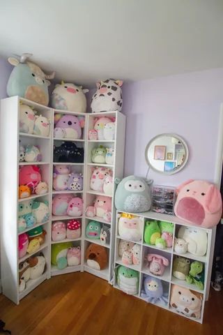 Stuffed Animal Displays, Cute Diy Room Decor, Toy Storage Organization, Kitty Plush, Storage Tips, Gaming Room Setup, Teen Room Decor, Cute Bedroom Decor, Cute Room Ideas