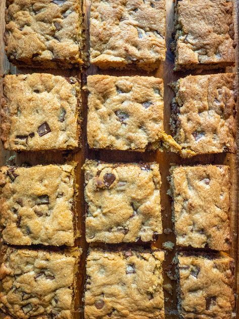 Congo Bars?utm_source=12tomatoes Congo Squares, Congo Bars Recipe, Congo Bar, Congo Bars, Cookie Deserts, Chocolate Chip Bars, Sweet Treats Desserts, Soft Chocolate Chip Cookies, Cookie Brownie Bars