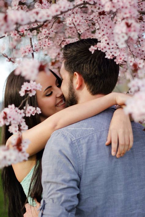 Cherry Blossom Pictures, Cute Engagement Photos, Couple Engagement Pictures, Spring Engagement Photos, Spring Photoshoot, Cherry Blossom Wedding, Flower Photoshoot, Couple Picture Poses, Engagement Poses