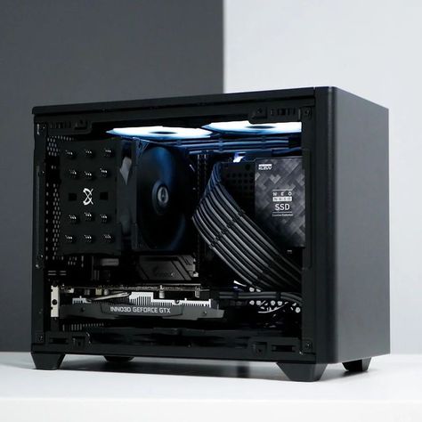 Diy Pc Case, Custom Computer Case, Pc Tower, Diy Pc, Build A Pc, Pc Build, Home Studio Setup, Computer Build, Custom Computer