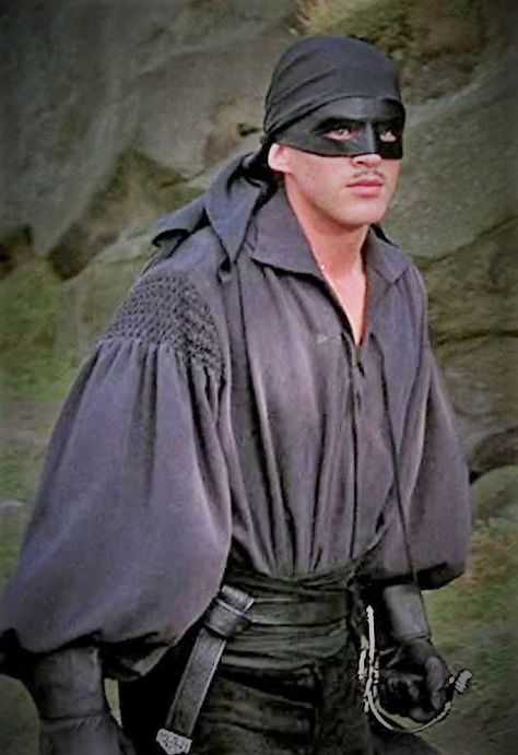 Princess Bride Wesley, Westley Princess Bride, Zorro Costume, Mel Brooks Movies, Dread Pirate Roberts, Iconic Movie Characters, Movie Character Costumes, Mel Brooks, Cary Elwes