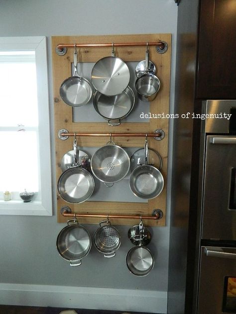 pot farm or pot rack, kitchen design, storage ideas, wall decor Modern Vintage Homes, Gardening Balcony, Garden Concrete, Wall Gardens, Tuscan Decor, Pot Racks, Coffee Supplies, Wall Planters, Magnetic Spice