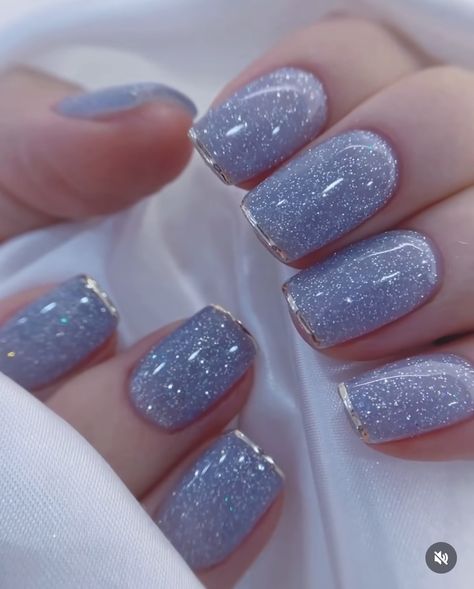 Blue Hoco Nails Short, Winter Blue Nails Short, Blue Manicure Ideas For Short Nails, Sparkly Square Nails, Short Sparkle Nails, Square Nail Designs Winter, Nail Colors Glitter, Cute Sparkly Nails, Nails Silver Glitter