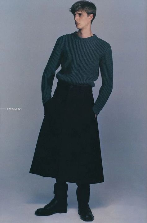 Skirts and Skirted Pants - Imgur Genderqueer Fashion, Boys In Skirts, Guys In Skirts, Men Wearing Skirts, Gender Fluid Fashion, Androgynous Fashion, Creation Couture, Raf Simons, Sunderland