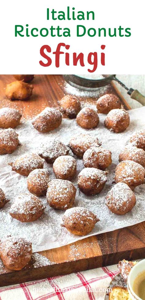 Italian Donuts Bomboloni, Sicilian Dessert Recipes, Italian Doughnuts Recipe, Italian Baked Goods, Sfingi Recipe, Traditional Sicilian Recipes, Ricotta Donuts Recipe, Ricotta Zeppole, Italian Donuts Recipe