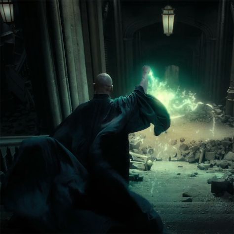 Harry Potter Shifting, Lord Voldemort Tom Riddle, Green Room Aesthetic, Shifting Hogwarts, Harry Potter Home, Aesthetic Hogwarts, Hogwarts Shifting, Slytherin Quotes, Slytherin Common Room