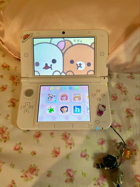 modded 3ds homescreen <3 Modded 3ds Themes, 3ds Mod, Modded 3ds, 3ds Themes, Nintendo Decor, Nintendo Accessories, Nintendo Handheld, 2ds Xl, New 3ds