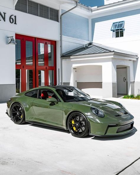 Olive Green Porsche, Green Porsche, Porsche Gts, Gt3 Touring, Singer Vehicle Design, Porsche Car, Porsche 992, Porsche Carrera Gt, Porsche 550