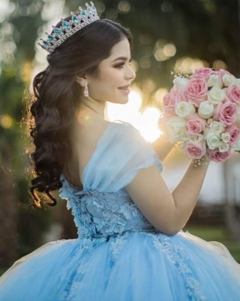 Hairstyles With A Crown, Hairstyles For Quinceanera With Crown, Quinceanera Traditions, Glitzy Dress, Sweet 16 Hairstyles, Cinderella Hair, Sweet 15 Party Ideas Quinceanera, Quinceanera Themes Dresses, Mexican Quinceanera Dresses