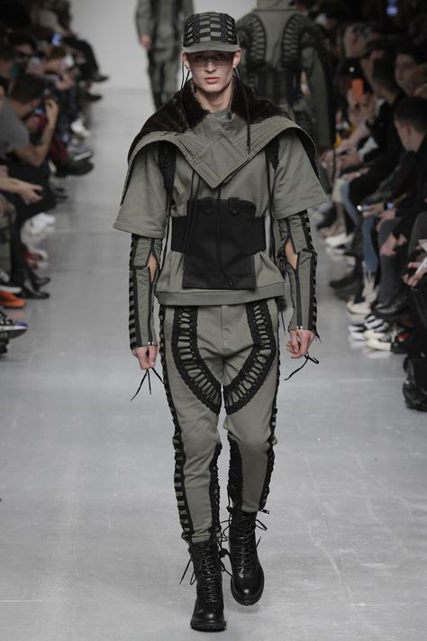 KTZ - Fall 2017 Menswear London Fashion Week Mens, London Fashion Weeks, Men Fashion Show, Ski Fashion, Male Fashion Trends, Cool Outfits For Men, Tokyo Fashion, Fashion Tv, Mens Winter Fashion