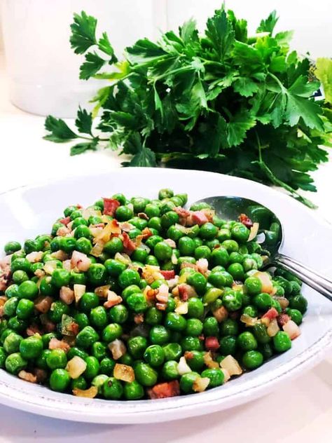 Peas With Pancetta, Peas And Pancetta, Shallots Recipe, Shallot Recipes, Pancetta Recipes, Steak Side Dishes, Italian Recipes Easy, Cooking At Home, Pea Recipes