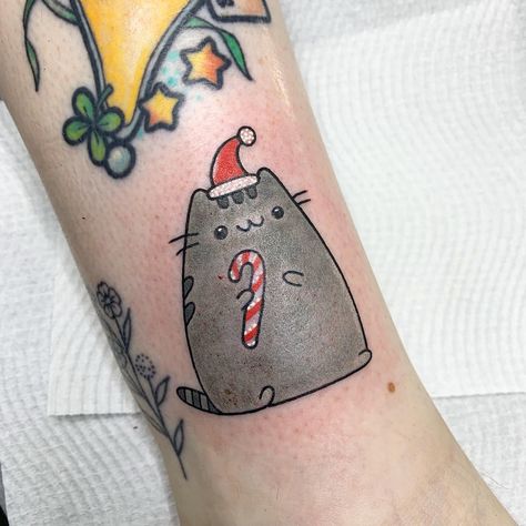 Sanrio Tattoos, Pusheen Christmas, Christmas Cat, Pusheen, Cat Tattoo, Christmas Cats, I Tattoo, Triangle Tattoo, Tatting