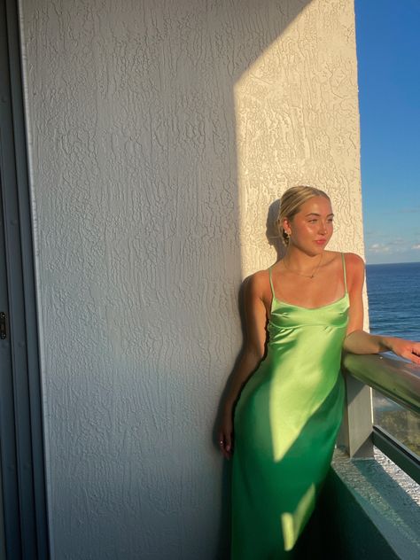 Summer, green dress, Zara, outfit inspo, summer pic inspo, pose inspo, beach, ocean, golden hour, fashion, midi dresses Midi Dress Poses, Summer Green Dress, Zara Green Dress, Prom 2024, Outfit Inspo Summer, Zara Outfit, Summer Green, Dress Zara, Dress Aesthetic