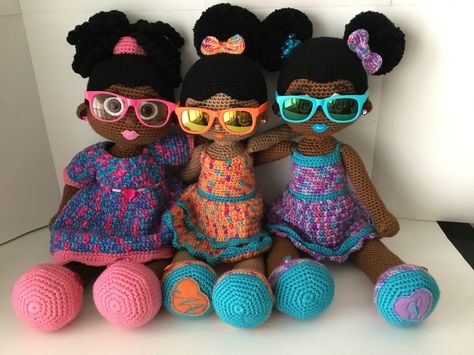 Crochet Dolls; African American Dolls with natural hair styles; Afro Puffs and curly ponytail Crochet African American Dolls Free Patterns, Black Crochet Dolls, African American Natural Hair, Crochet Ballet, Crochet Flower Hat, Afro Puffs, Ideas For Crochet, Natural African American Hairstyles, Crochet Poncho Free Pattern