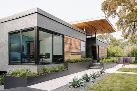 Office Exterior Design, Small Home Office Design Ideas, Small Home Office Design, Law Firm Office, Office Exterior, Commercial Design Exterior, Home Office Design Ideas, Mid Century Modern Office, Building Front