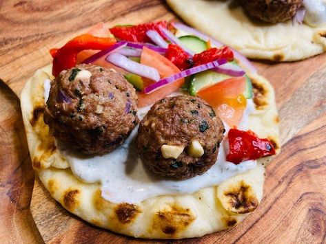 Our Greek Spinach and Feta Meatball Naan provides that fresh flavor Greek cooking has while keeping it simple. Meatball Gyros, Mediterranean Meatballs, Greek Spinach, Recipes With Naan Bread, Cucumber Yogurt, Baked Falafel, Greek Flavors, Frozen Meatballs, Greek Cooking