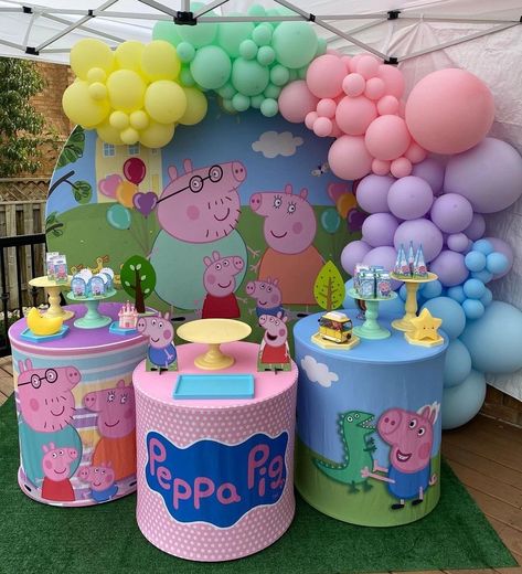 Peppa Pig Birthday Decoration Ideas, Peppa Pig Decorations Ideas, Peppa Pig Party Ideas, George Pig Birthday Party, Bolo Da Peppa Pig, Peppa Pig Birthday Party Ideas, Peppa Pig Birthday Decorations, George Pig Birthday, Peppa Pig Party Decorations